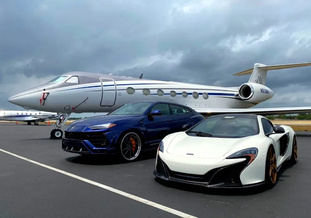 Rental of yachts, helicopters, private jets and supercars